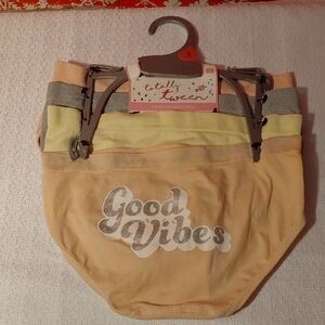 Totally Tween 4 Pack Girls Seamless HIPSTERS Peach and Gray SIZE 6/7 NWT